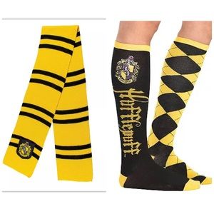 Harry Potter Hufflepuff Scarf and Mismatched Socks Yellow Black Logo Argyle NEW